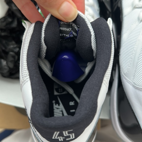 Nike Air Jordan 11 Retro Men’s 11 - Picture 5 of 8